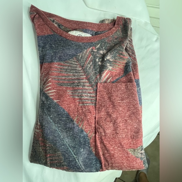 On the BYAS Red and Blue Tee - Picture 1 of 6